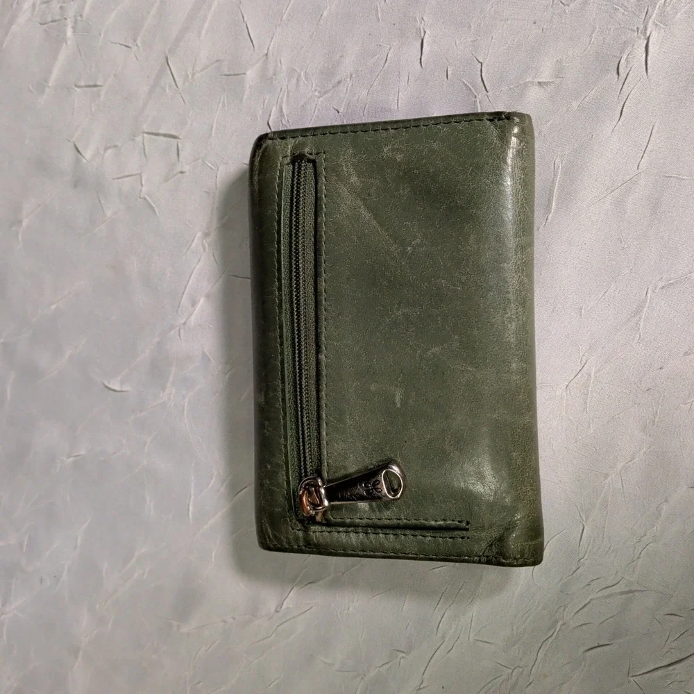 Hobo International Wallet Green Leather Clutch Snap Closure Card Slots Bohemian